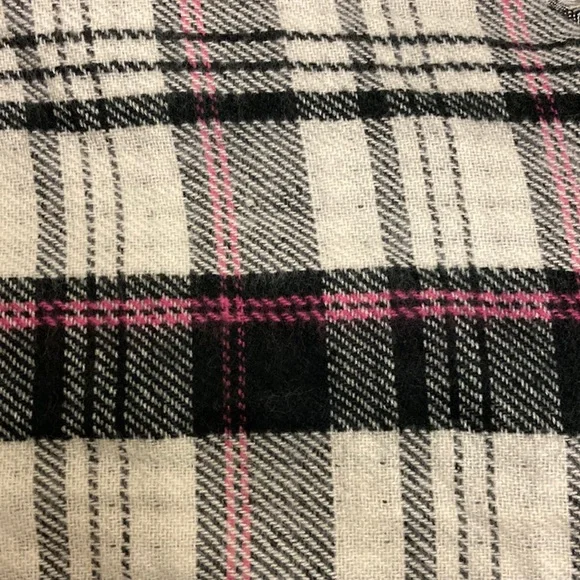 🎉10 for $10🎉ICING Reversible Shawl/Scarf. - Picture 6 of 8